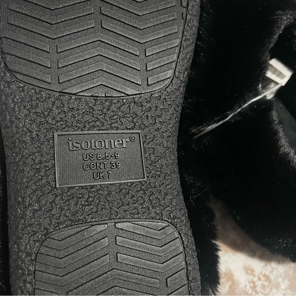 Isotoner Women’s Classic Comfort Hoodback Slipper Size 8.5-9 - Picture 6 of 6